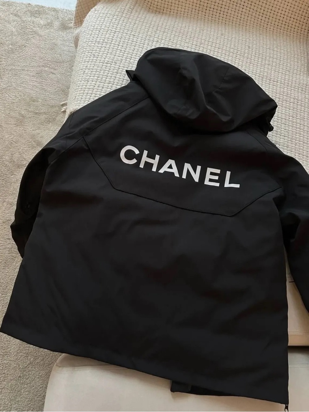 Chanel Women's Black Jacket Oversized - Picture 13 of 16